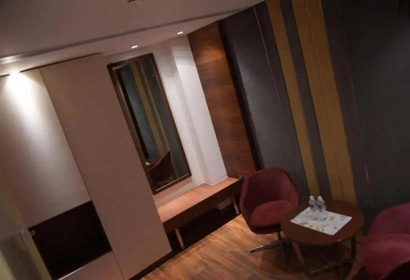 ジュニアスイート, Namo Residency