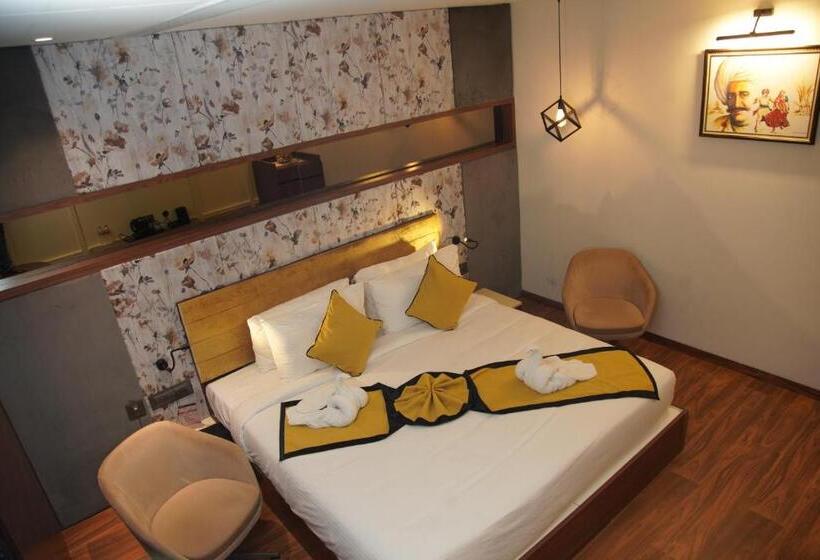 주니어 스위트, Namo Residency