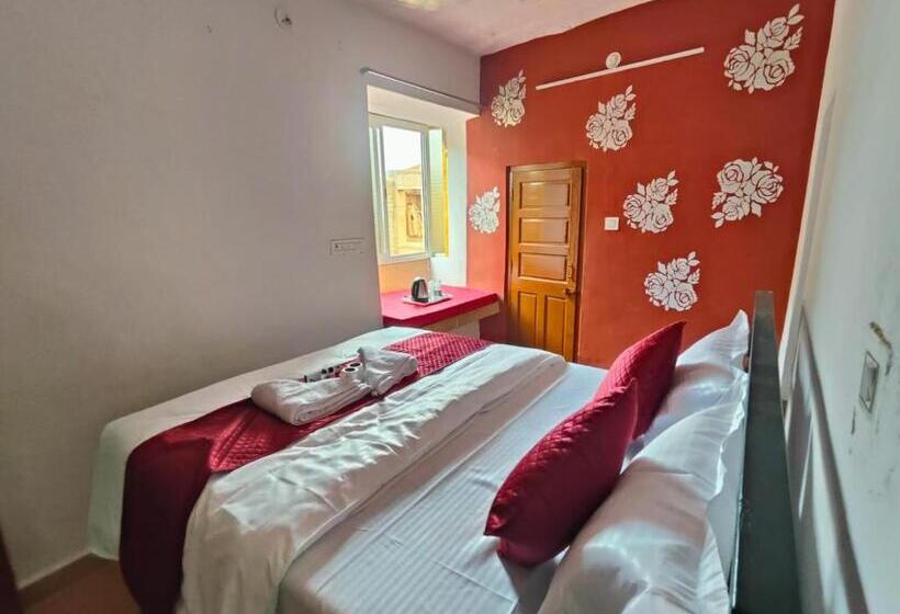 Deluxe Room, Goroomgo Temple View Jaisalmer