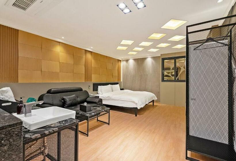 Люкс Повышенной Комфортности, Pohang A1hotel Haedo