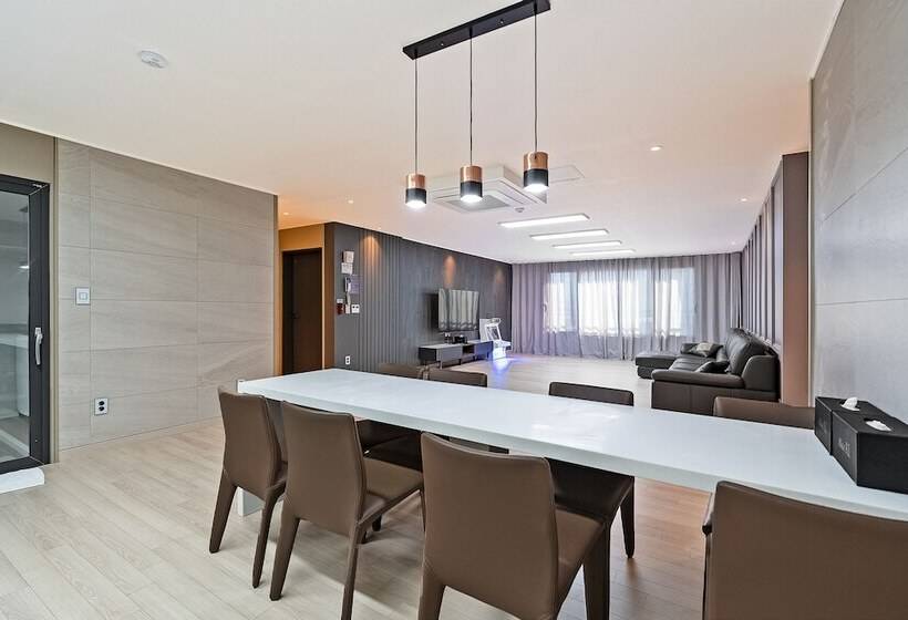 Королевский Люкс, Pohang A1hotel Haedo