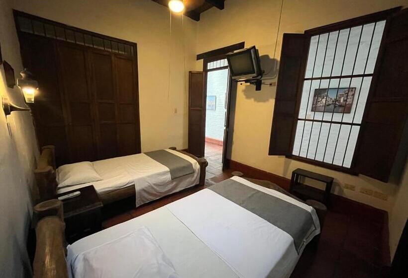 חדר סטנדרט לשלושה, Colonial Palmira