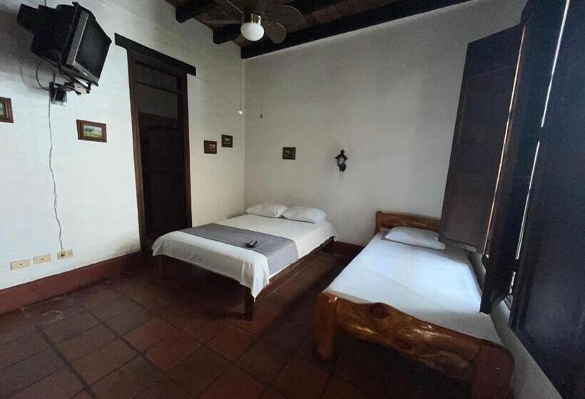 חדר סטנדרט לשלושה, Colonial Palmira