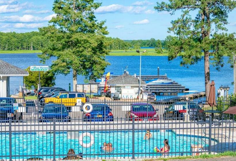 プールビュースタンダードルーム, Rivers Rest Resort