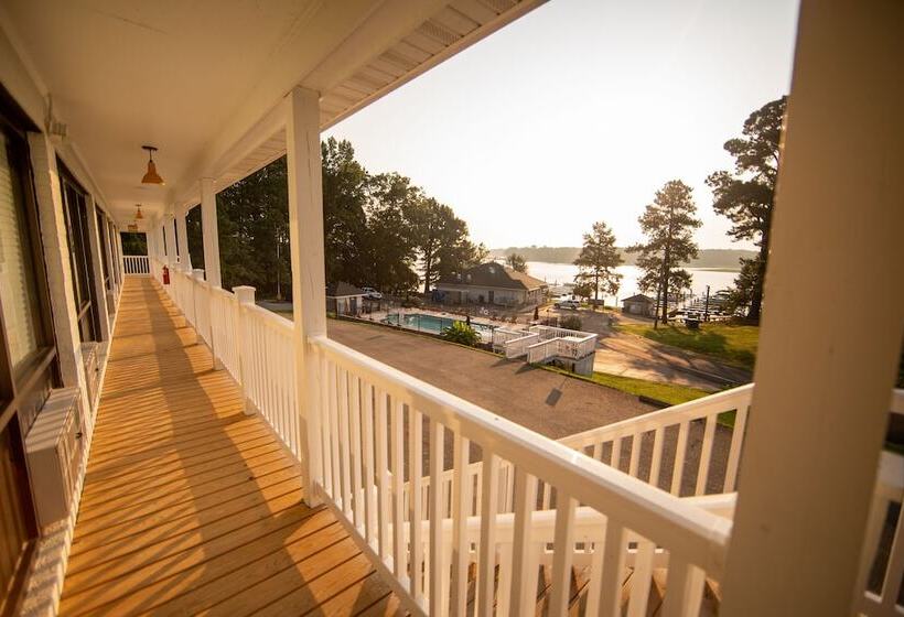 キングサイズベッドのスタンダードルーム, Rivers Rest Resort