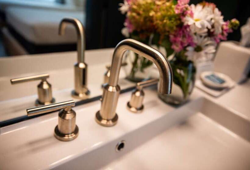 キングサイズベッドのスタンダードルーム, Rivers Rest Resort