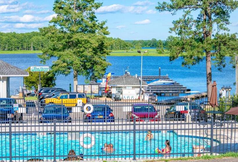 キングサイズベッドのスタンダードルーム, Rivers Rest Resort