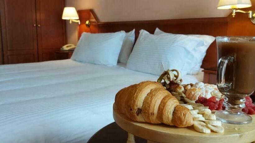 اتاق اجرایی, Rami