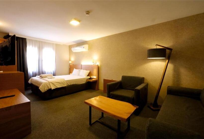 带观景的豪华间, Varyant