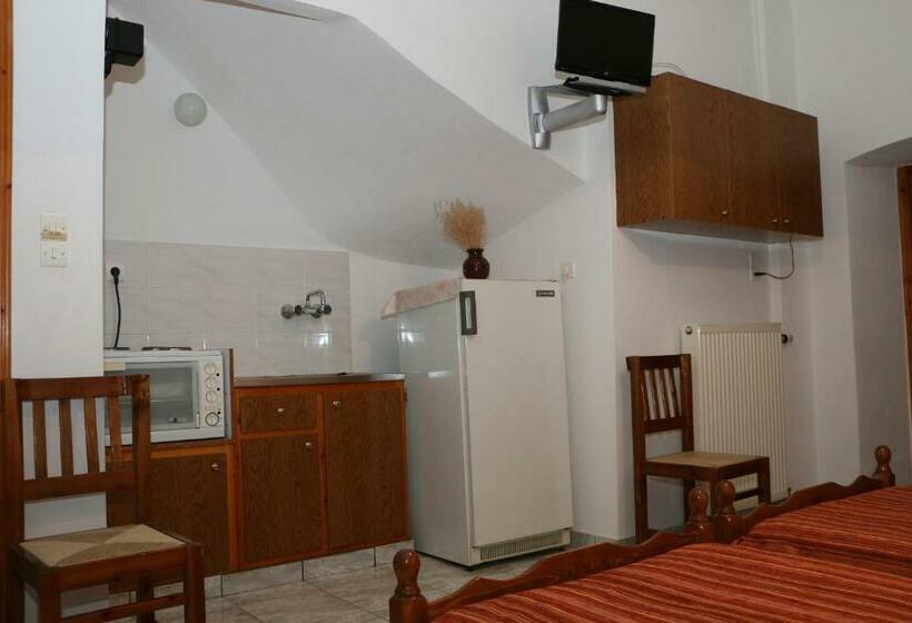 스탠다드 트리플 룸, Maleatis Apollo Guesthouse