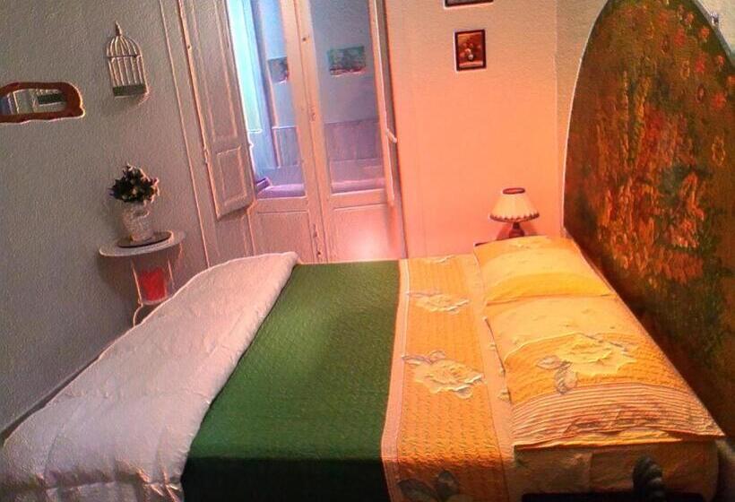 اتاق استاندارد با سرویس بهداشتی مشترک, Palermo Centrale