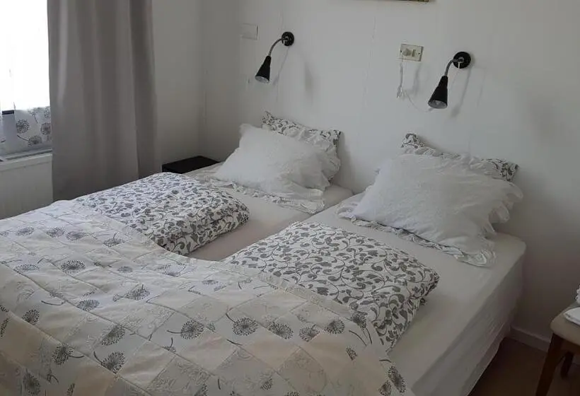 اتاق استاندارد با سرویس بهداشتی مشترک, Móra Guesthouse