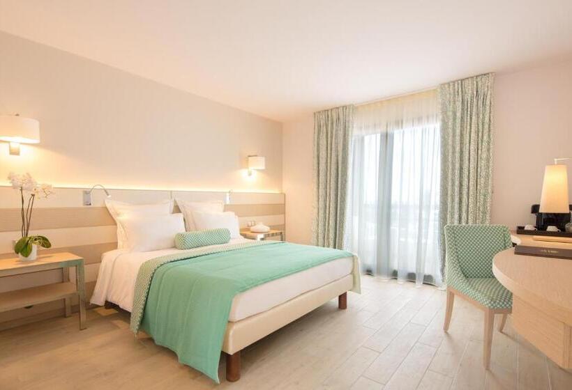 غرفة سوبيريور مطلّة علي الحديقة, Akoya Hotel & Spa