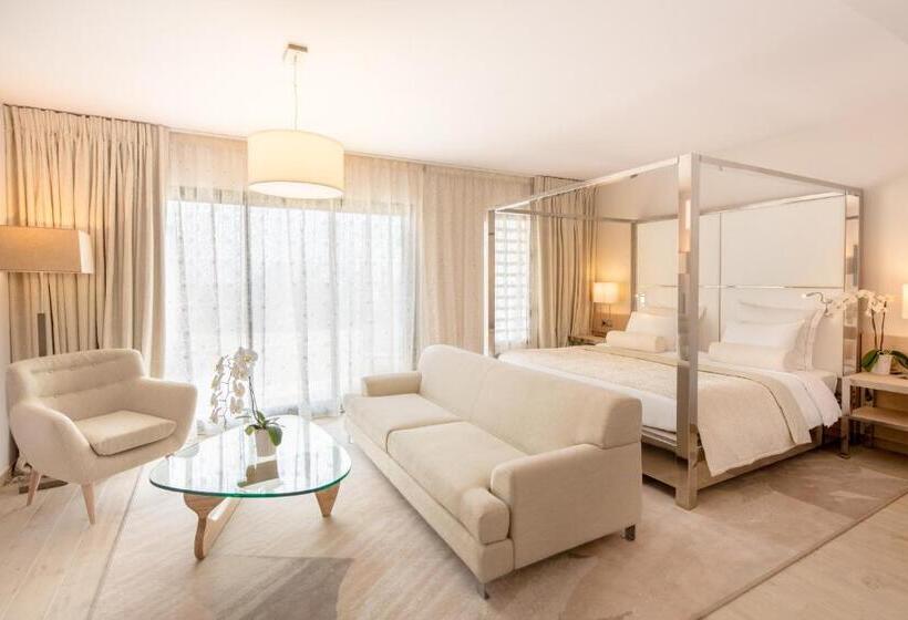 سوئیت با وان آب گرم, Akoya Hotel & Spa