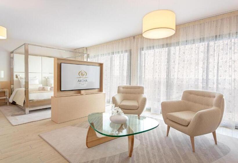 جناح مزود بحمام سباحة, Akoya Hotel & Spa