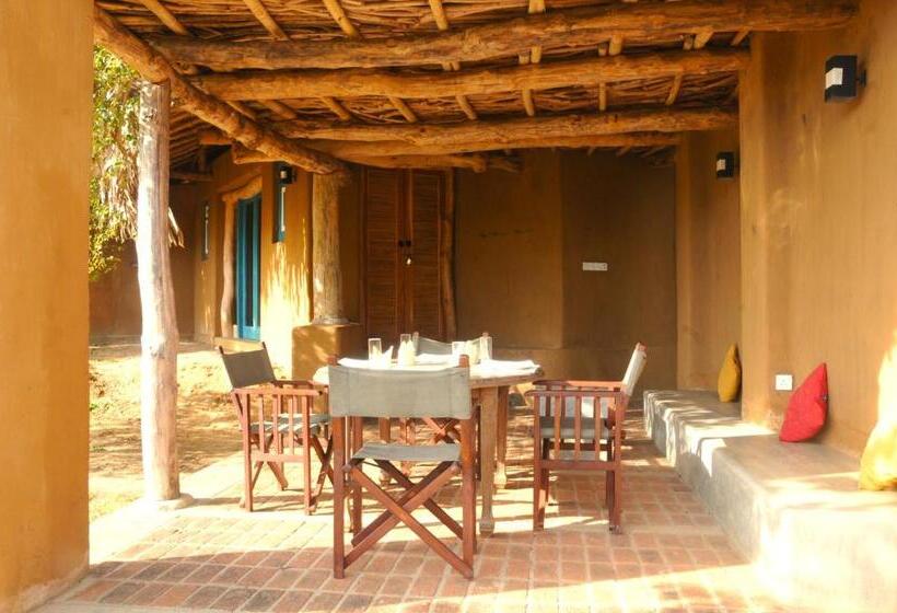 キャビン, Back Of Beyond   Wellness Retreat