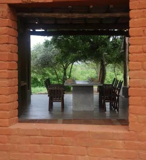 スタンダードバンガロー, Back Of Beyond   Wellness Retreat