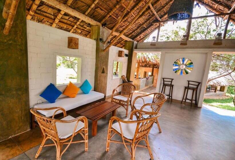 Бунгало Стандарт, Back Of Beyond   Wellness Retreat