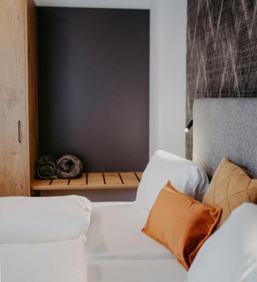 חדר משפחתי, Brückenwirt