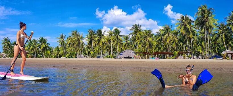 בקתה סטנדרטית עם נוף לים, Coconut Garden Beach Resort