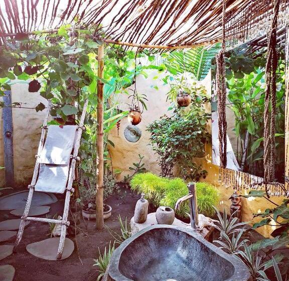 Дом 1 Спальня, Coconut Garden Beach Resort