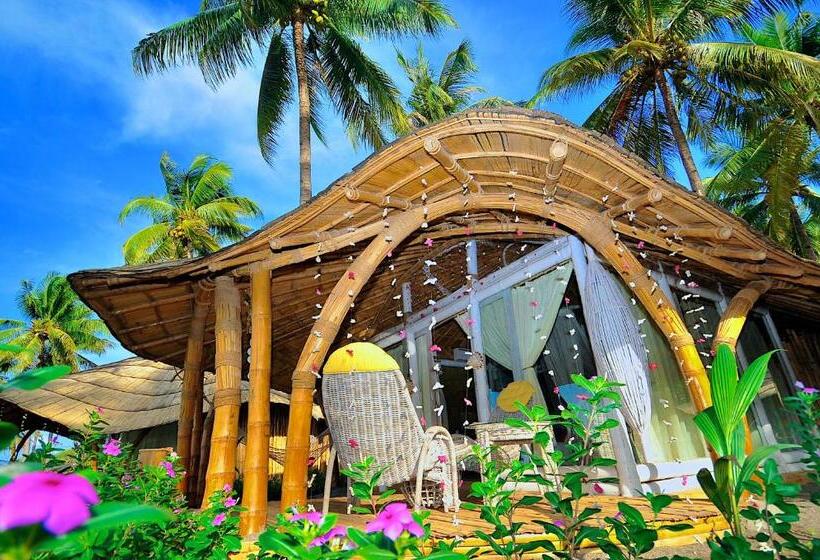 בקתה סטנדרטית עם נוף לים, Coconut Garden Beach Resort