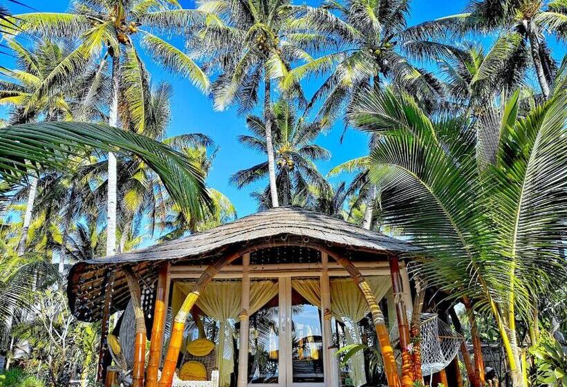 בקתה סטנדרטית עם נוף לים, Coconut Garden Beach Resort