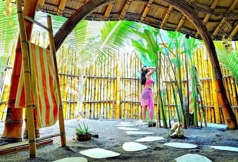 בקתה סטנדרטית עם נוף לים, Coconut Garden Beach Resort