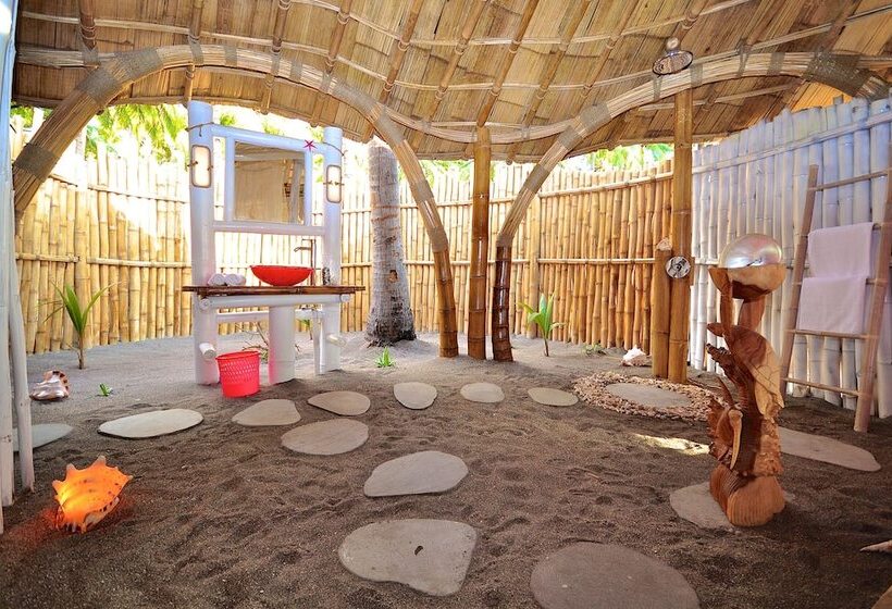 בקתה סטנדרטית עם נוף לים, Coconut Garden Beach Resort