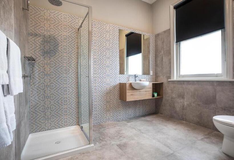 スタンダードスタジオ, Nightcap At Federal Hotel Mt Gambier