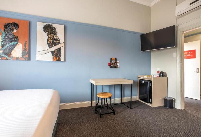 スタンダードスタジオ, Nightcap At Federal Hotel Mt Gambier