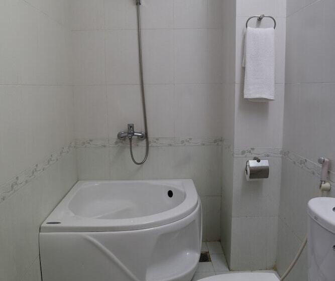 اتاق لوکس, Kien