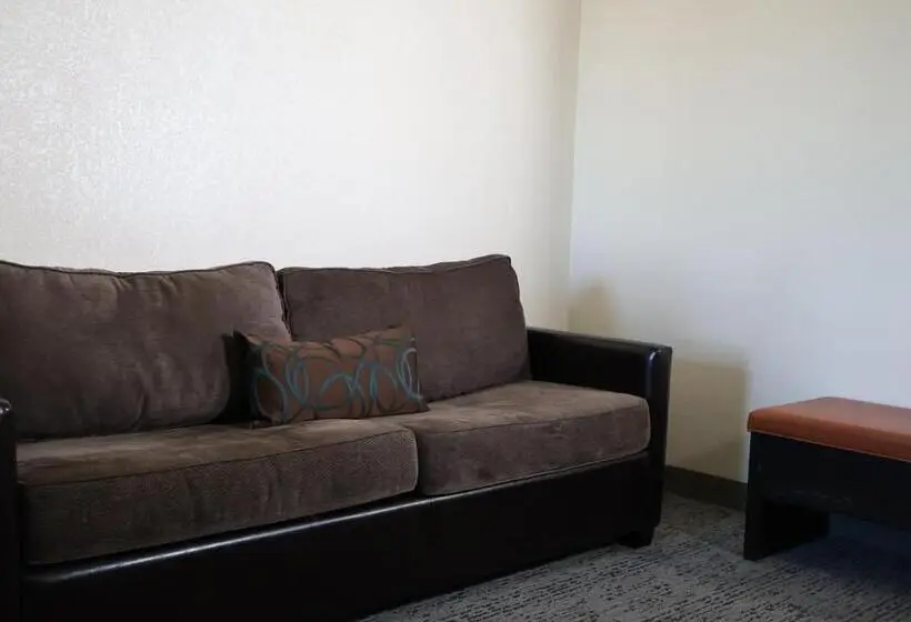 سوئیت جونیور برای معلولان, Lajunta Inn