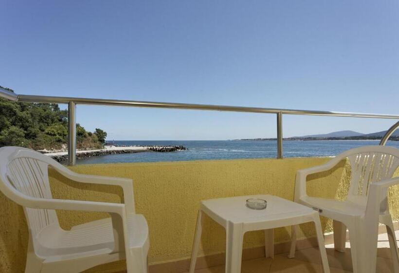 オーシャンビュースタンダードルーム, Marina