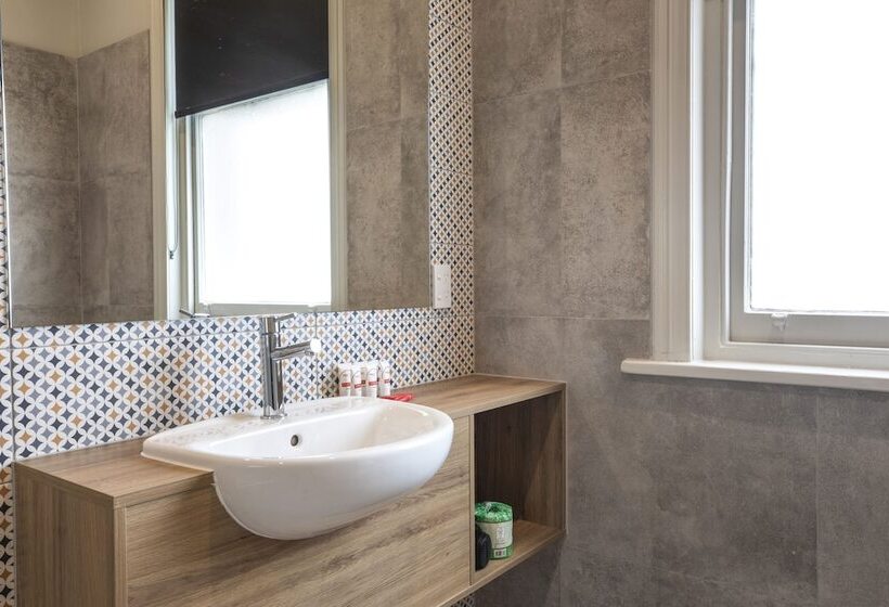 スタンダードスタジオ, Nightcap At Federal Hotel Mt Gambier