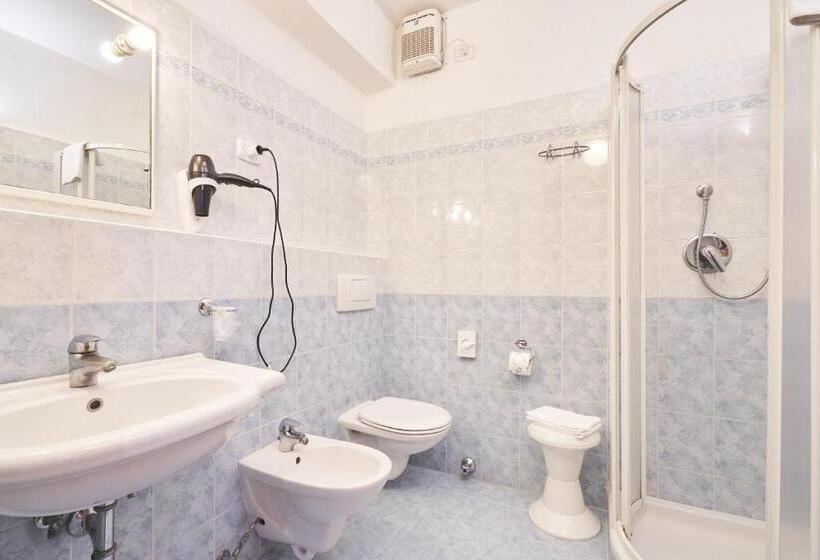 4인용 스탠다드 룸, Family Hotel Polsa