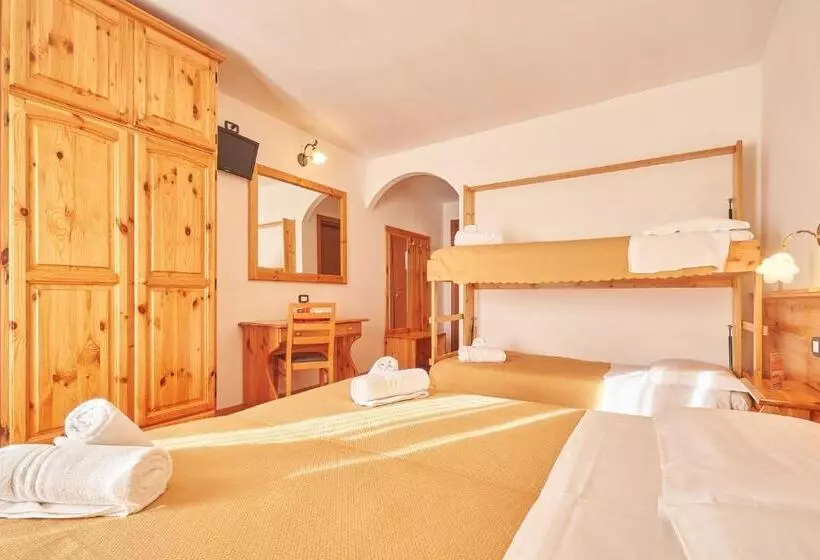 スタンダード4人部屋, Family Hotel Polsa