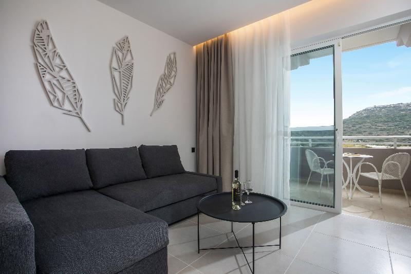 اتاق سوپریور با تخت بزرگ, Thalassa