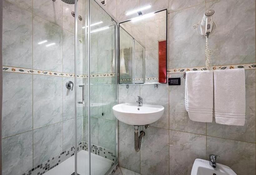 اتاق خانوادگی, Adre Majestic View