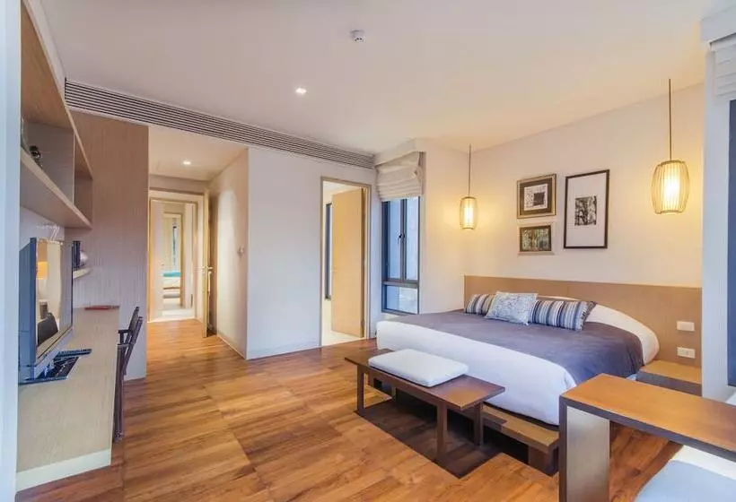 2 Bedroom Deluxe Suite