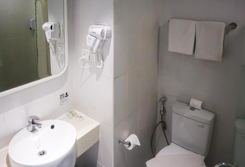 Büyük Çift Kişilik Yataklı Lüks Oda, Zest Harbour Bay Batam By Swiss Belhotel International