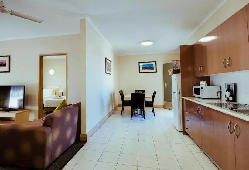 ２ベッドルームアパートメント, Club Motor Inn