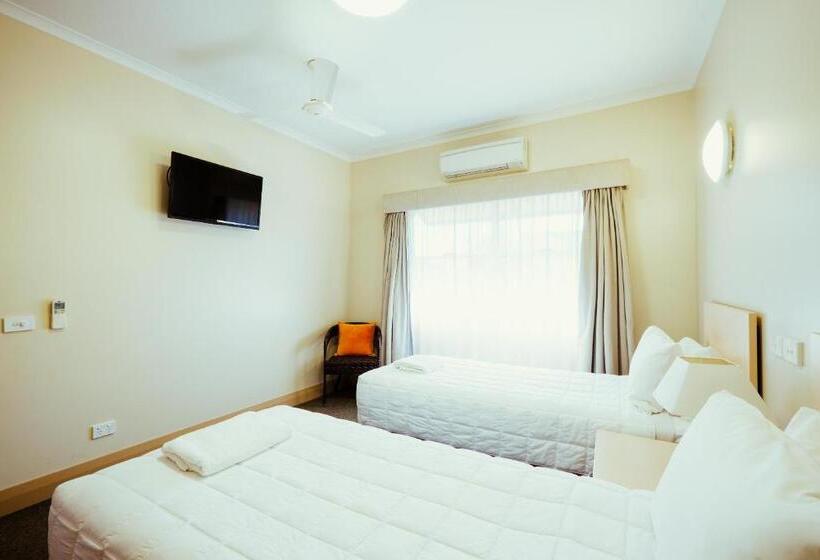 דירת שני חדרים, Club Motor Inn