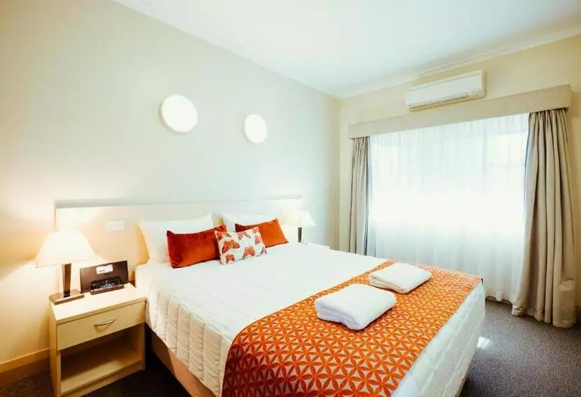 デラックスルーム, Club Motor Inn
