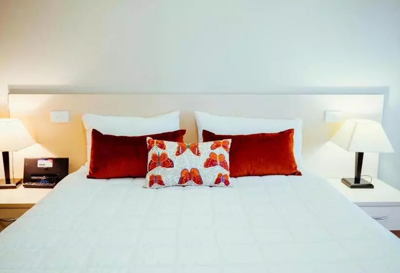 デラックスルーム, Club Motor Inn