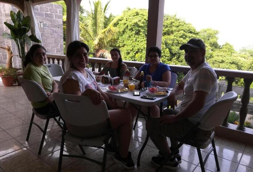 اتاق استاندارد, La Escalinata