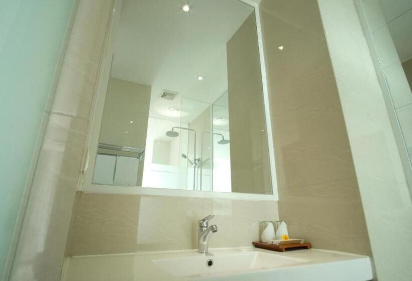 디럭스 룸, Sunwood Hotel Arianz Mataram