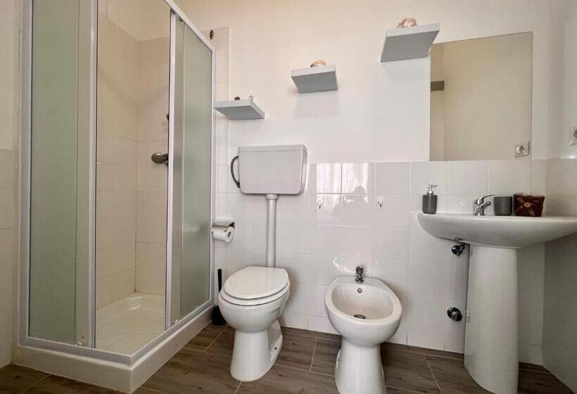 غرفة قياسية ثلاثية, B&b Cavalieri Di Rodi