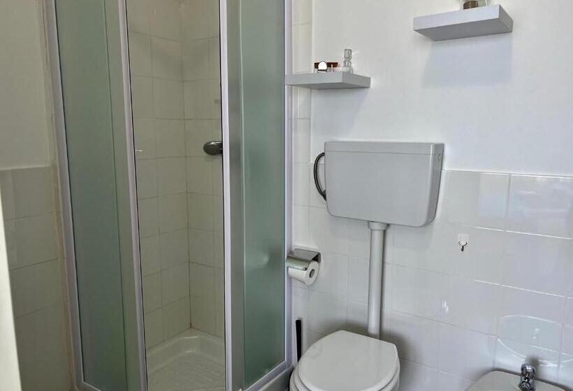 غرفة قياسية ثلاثية, B&b Cavalieri Di Rodi