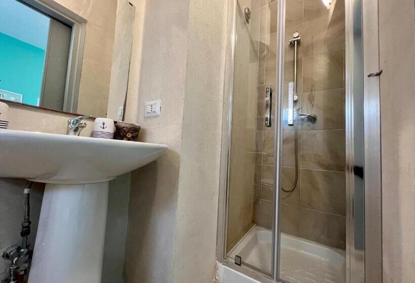 غرفة كومفورت ثلاثية, B&b Cavalieri Di Rodi